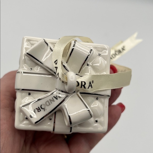 Pandora Cream Quilted Gift Box Bag Ceramic Charming Beautiful Exciting - Picture 4 of 9